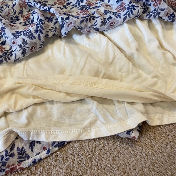 Floral print off the shoulder shirt - Picture 4 of 6